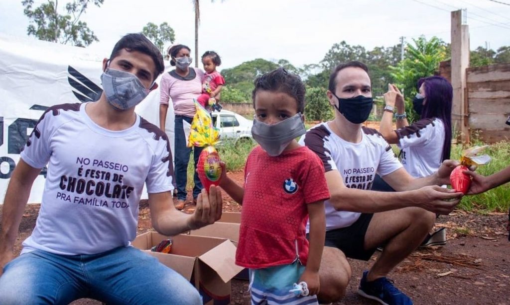 Imagem Ilustrando a Notícia: Central das Favelas doa 5 mil ovos de chocolate para famílias carentes em Goiás