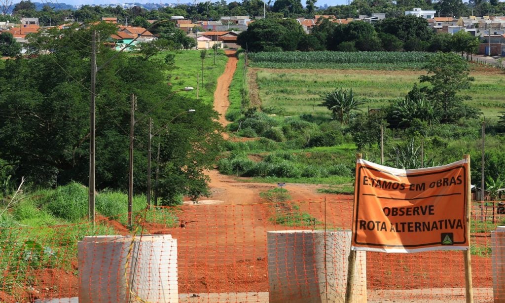Imagem Ilustrando a Notícia: Obras de pavimentação deixam moradores ilhados em Goiânia