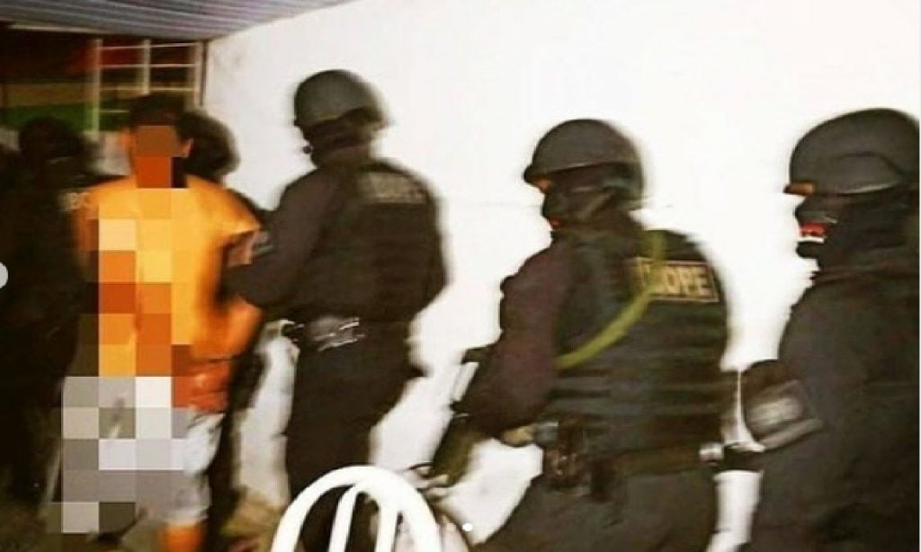 Imagem Ilustrando a Notícia: Homem é preso após fazer mãe refém em Goiânia