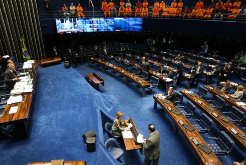 Imagem Ilustrando a Notícia: Senado vota PEC dos Gastos e reforma política esta semana