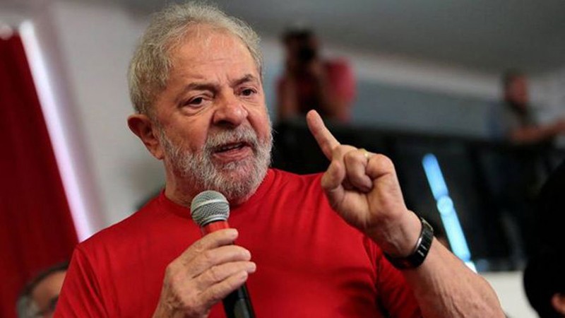 Imagem Ilustrando a Notícia: Lula é denunciado por lavagem de dinheiro pela Lava Jato