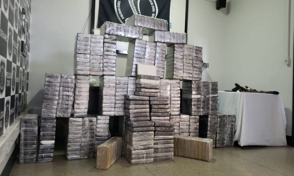Imagem Ilustrando a Notícia: Operação da Polícia Civil apreende mais de 500 quilos de cocaína em Goiás