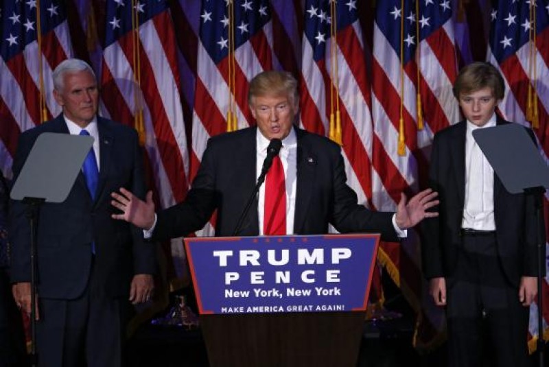 Imagem Ilustrando a Notícia: Escolha de equipe de Donald Trump gera conflitos