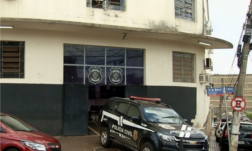 Imagem Ilustrando a Notícia: Jovem é preso em Goiás suspeito de matar a companheira grávida a facadas