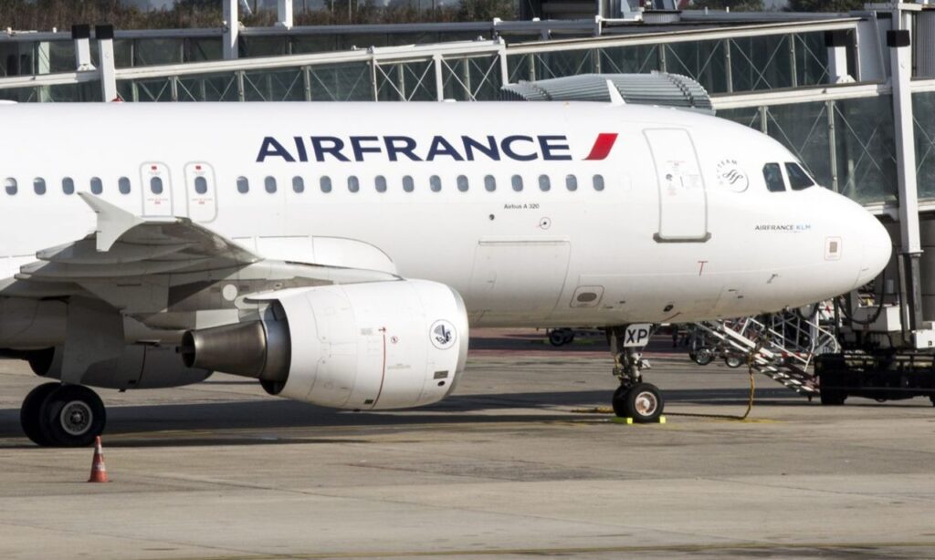 Imagem Ilustrando a Notícia: França suspende todos os voos de e para o Brasil
