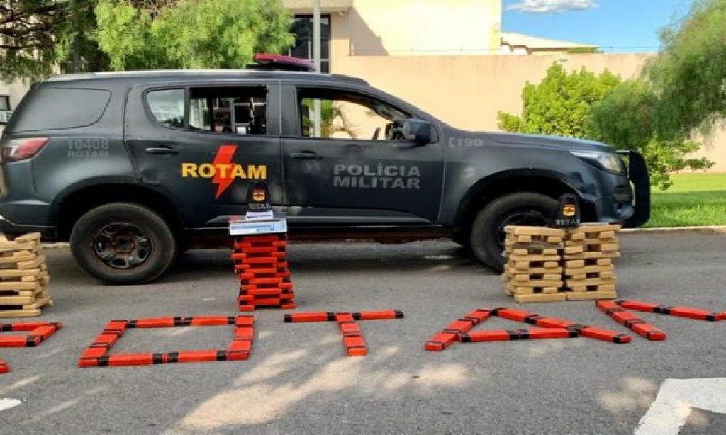 Imagem Ilustrando a Notícia: Rotam apreende 200 kg de maconha em Anápolis