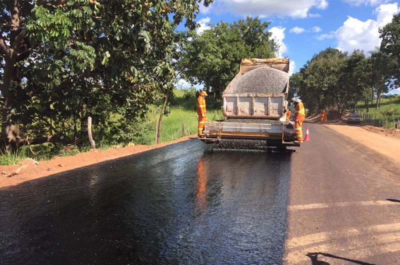 Imagem Ilustrando a Notícia: Agetop inicia restauração de 370 quilômetros de rodovias goianas