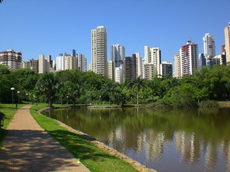 Imagem Ilustrando a Notícia: Sol e temperaturas elevadas predominam nesta quarta-feira (3) em Goiás