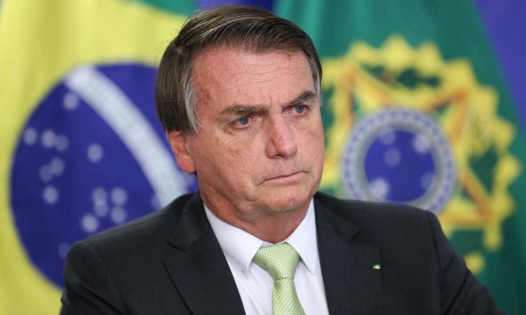 Imagem Ilustrando a Notícia: Depois de prometer recursos contra o desmatamento, Bolsonaro veta verba para o meio ambiente