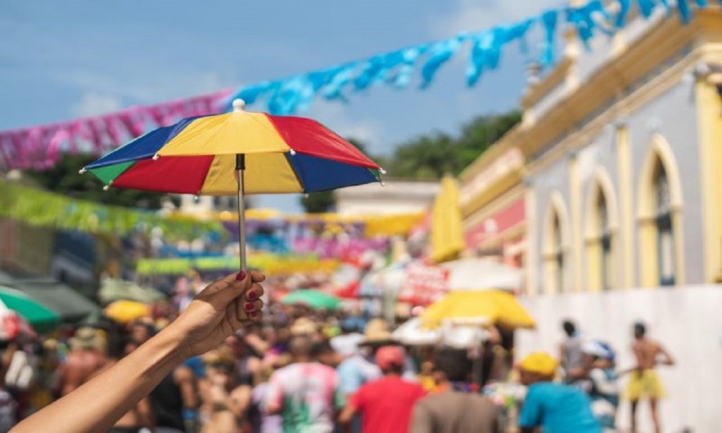 Imagem Ilustrando a Notícia: Marcado pelo turismo, Carnaval deve movimentar R$ 8 bi na economia