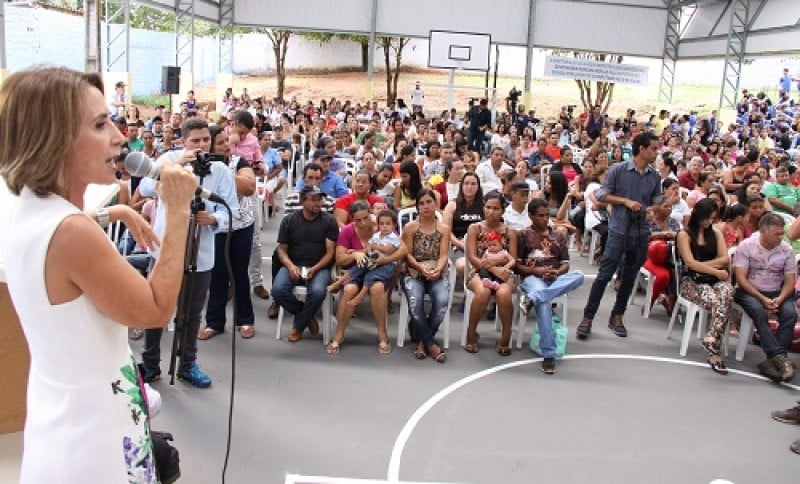 Imagem Ilustrando a Notícia: Escola Estadual de Goianésia ganha quadra esportiva