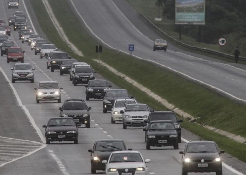 Imagem Ilustrando a Notícia: Serviços de manutenção garantem mais segurança nas rodovias goianas