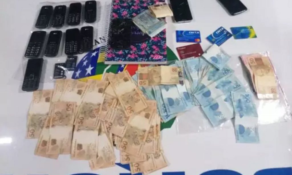 Imagem Ilustrando a Notícia: Suspeito de clonar WhatsApp e aplicar golpes de mais de R$ 60 mil é preso, em Goiânia