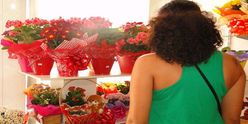 Imagem Ilustrando a Notícia: Preços de flores variam até 125% em estabelecimentos de Goiânia