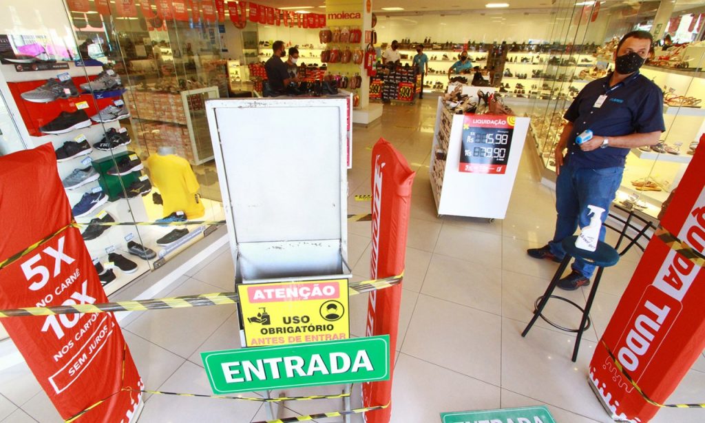 Imagem Ilustrando a Notícia: Com aumento de casos de coronavírus em Goiânia, medo e desemprego desaceleram compras