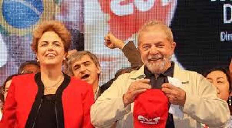 Imagem Ilustrando a Notícia: Dilma deve anunciar reajuste do Bolsa Família e da tabela do IR em ato da CUT