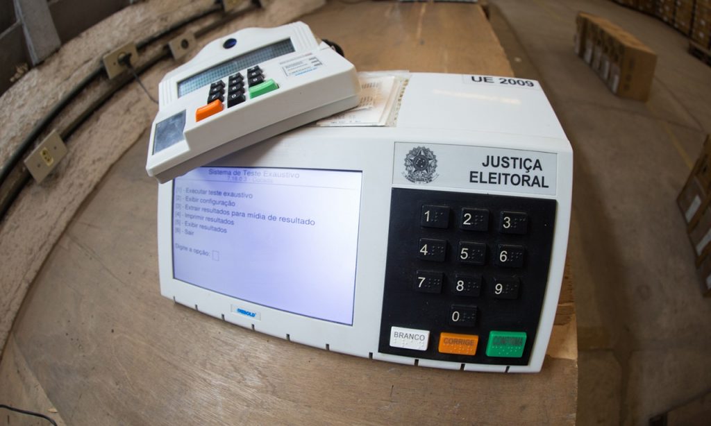 Imagem Ilustrando a Notícia: Em Goiânia, abstenções superaram os votos de Maguito