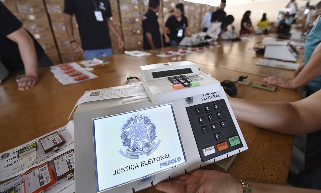 Imagem Ilustrando a Notícia: Novas urnas devem custar R$ 696 milhões aos cofres públicos