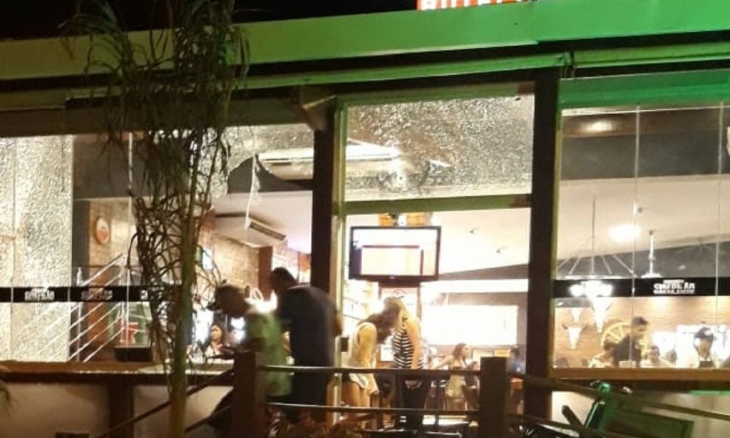 Imagem Ilustrando a Notícia: PM prende homem suspeito de atirar 25 vezes em fachada de bar em Goiânia