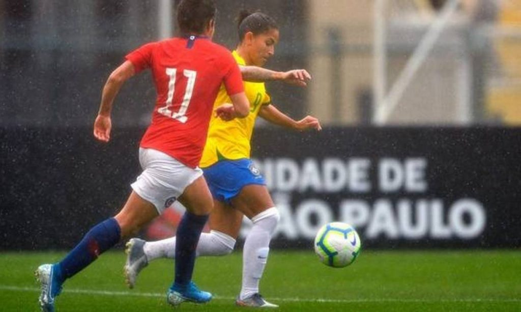 Imagem Ilustrando a Notícia: Seleção Brasileira perde para Chile e fica com vice-campeonato