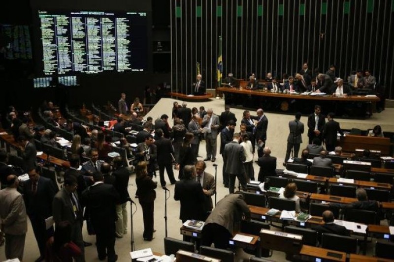 Imagem Ilustrando a Notícia: Câmara tenta mais uma vez votar reforma política