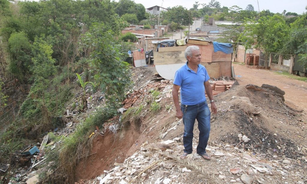 Imagem Ilustrando a Notícia: Aparecida de Goiânia tem 17 locais com risco de alagamento e desmoronamento