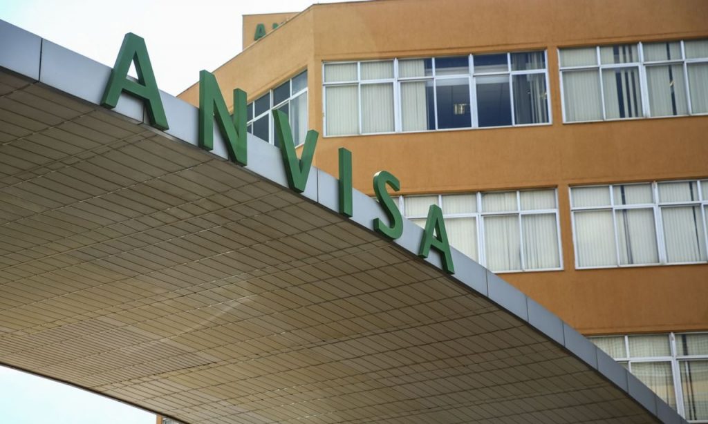 Imagem Ilustrando a Notícia: Anvisa recebe pedido de uso emergencial de medicamento contra covid-19