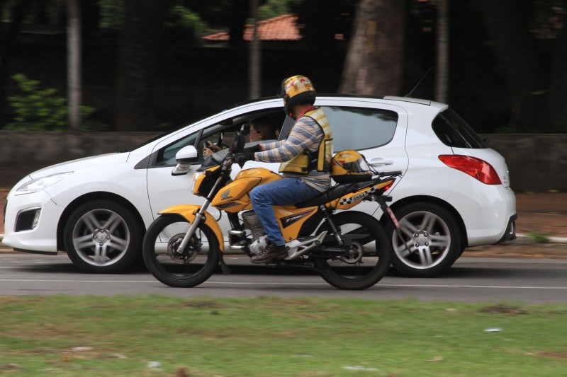 Imagem Ilustrando a Notícia: Mototaxistas de Goiânia cobram fiscalização contra clandestinos