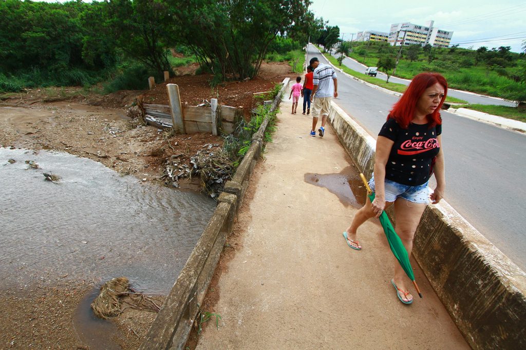 Imagem Ilustrando a Notícia: Moradores de Aparecida de Goiânia reclamam de condições de pontes da cidade