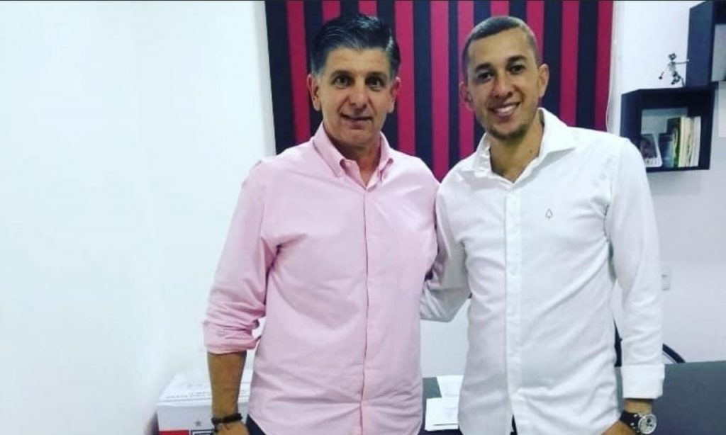 Imagem Ilustrando a Notícia: Coordenador da base e treinador deixam Atlético Goianiense para acertar com o São Paulo