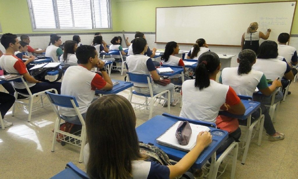 Imagem Ilustrando a Notícia: Governo do Estado busca a ampliação do ensino em tempo integral