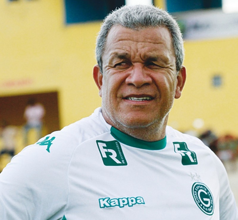 Imagem Ilustrando a Notícia: Goiás apresenta Hélio dos Anjos como novo treinador