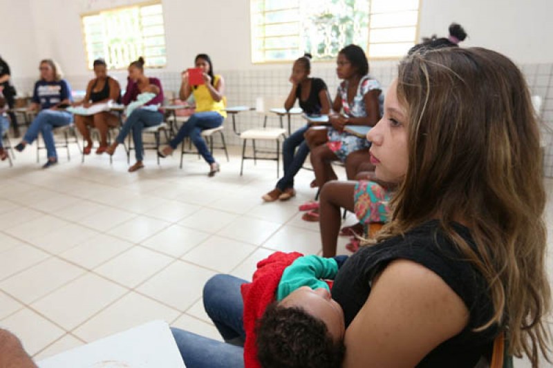 Imagem Ilustrando a Notícia: Meninas de Luz oferece vagas para jovens grávidas
