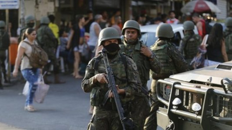 Imagem Ilustrando a Notícia: Governo vai liberar crédito para intervenção no Rio de Janeiro