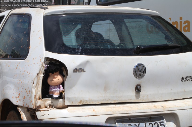 Imagem Ilustrando a Notícia: Carros velhos trafegam com situação irregular