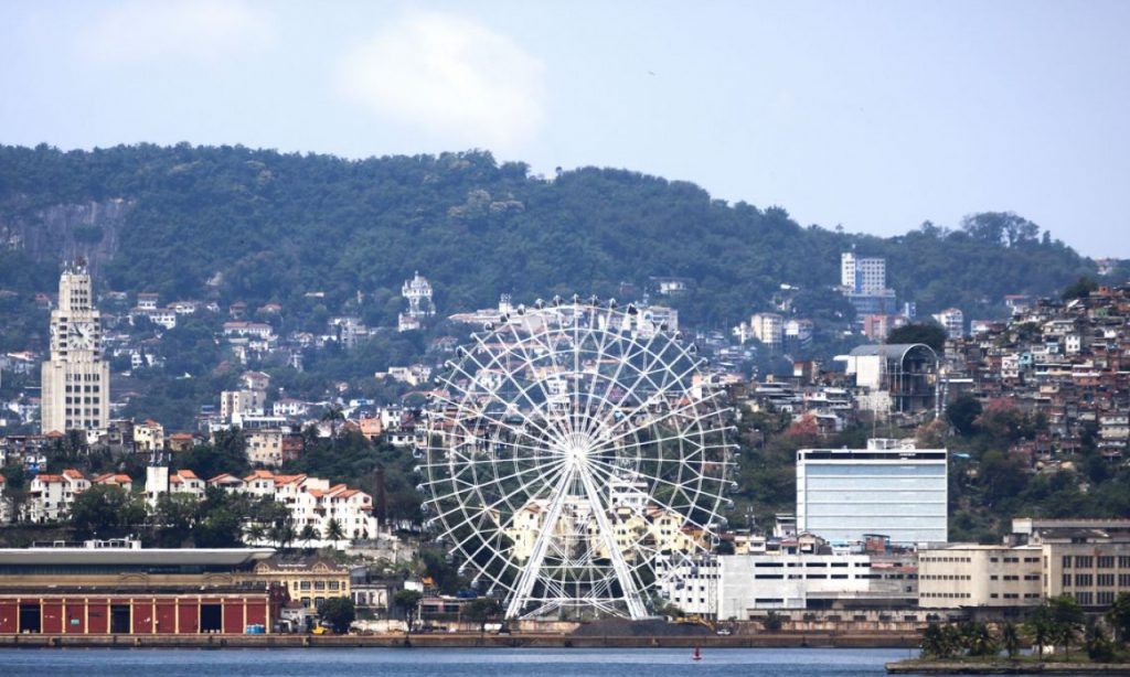 Imagem Ilustrando a Notícia: Rio de Janeiro inaugura hoje maior roda-gigante da América Latina