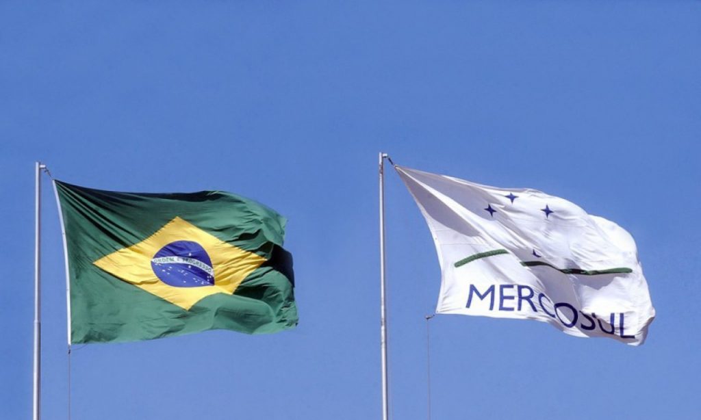 Imagem Ilustrando a Notícia: Acordo vai encerrar cobrança de roaming em países do Mercosul