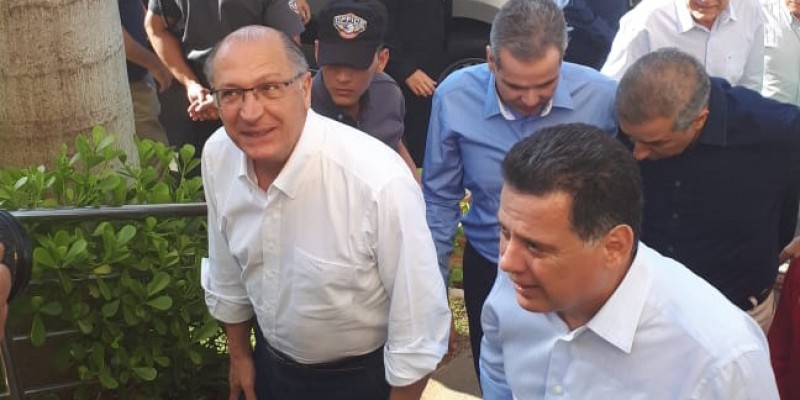 Imagem Ilustrando a Notícia: Em visita ao CRER, Alckmin elogia serviços prestados pela saúde
