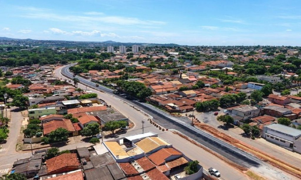 Imagem Ilustrando a Notícia: Prefeitura entrega trecho de 2km da avenida Leste-Oeste, em Goiânia