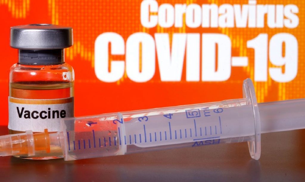 Imagem Ilustrando a Notícia: Pfizer e BioNTech dizem que sua vacina contra covid-19 é 90% eficaz