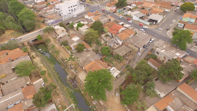 Imagem Ilustrando a Notícia: Ocupação irregular e lixo ameaçam Córrego Capim Puba