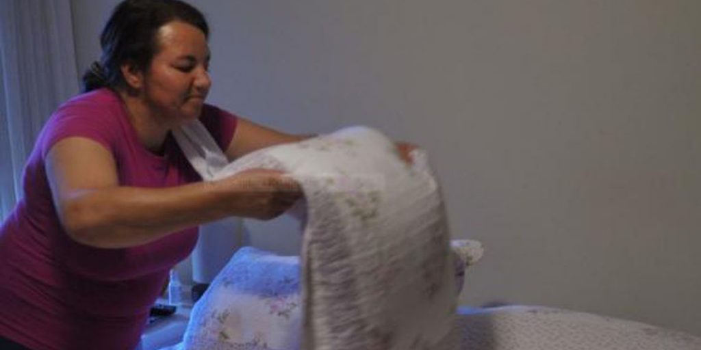 Imagem Ilustrando a Notícia: Mulheres dedicam a afazeres domésticos o dobro de horas dos homens