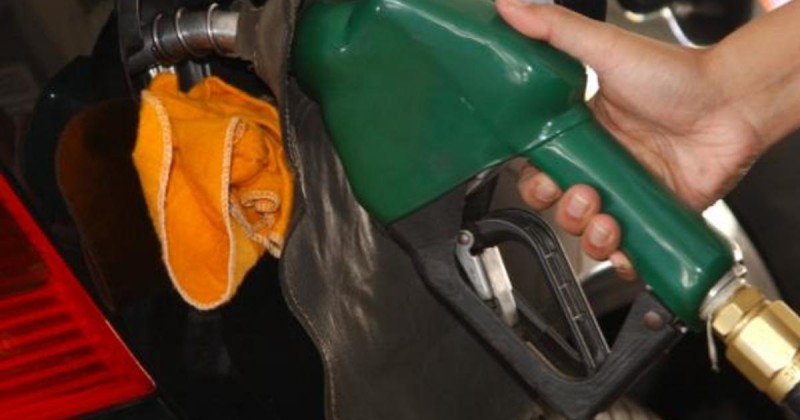 Imagem Ilustrando a Notícia: Petrobras aumenta em 8% preço da gasolina a partir de hoje