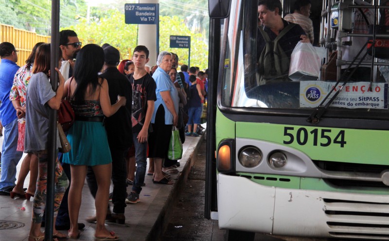 Imagem Ilustrando a Notícia: Passagem de ônibus deve chegar a R$ 4, em Goiânia
