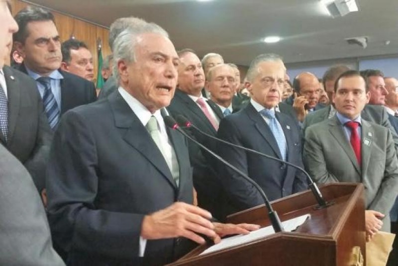 Imagem Ilustrando a Notícia: Temer pede confiança e diz que brasileiros vão colaborar contra crise