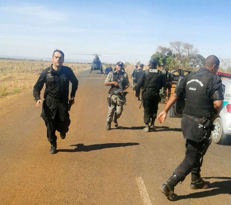 Imagem Ilustrando a Notícia: Polícia continua busca por ladrões de banco em Alto Paraíso