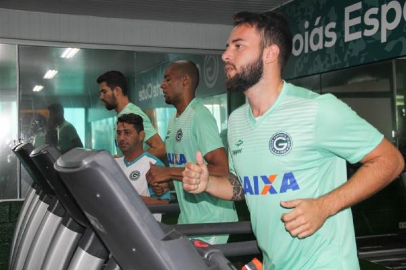Imagem Ilustrando a Notícia: Jogadores do Goiás se apresentam e começam preparação para 2018