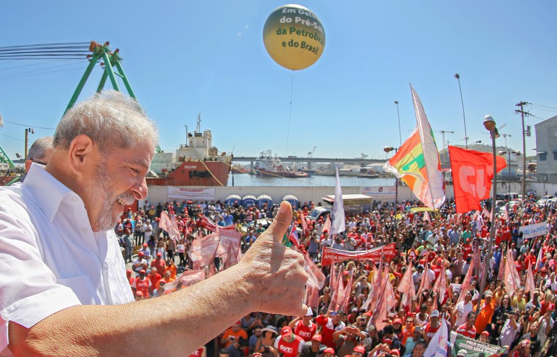 Imagem Ilustrando a Notícia: Lula vai ao Senado acompanhar sessão