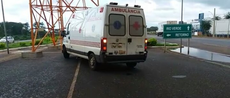 Imagem Ilustrando a Notícia: Ambulância é presa  na BR-060 em Rio Verde