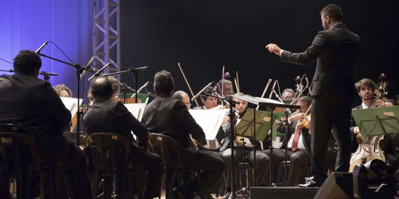 Imagem Ilustrando a Notícia: Uma orquestra, três tenores
